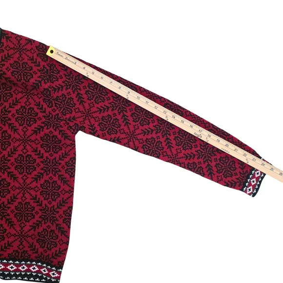 L.L. Bean Black and Red Knit Sweater - Picture 9 of 15